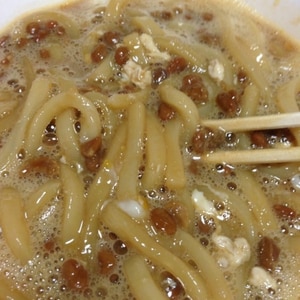 納豆たまごうどん